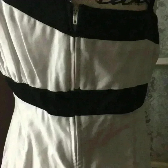 Summer dress - Picture 4 of 7